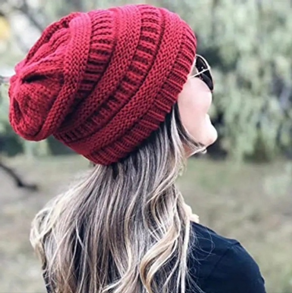 Womens Chunky Knit Burgundy Beanie Cap Hat, Satin Lined - Picture 1 of 1